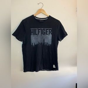 Tommy Hilfiger New York Mens Graphic Tee Size: S